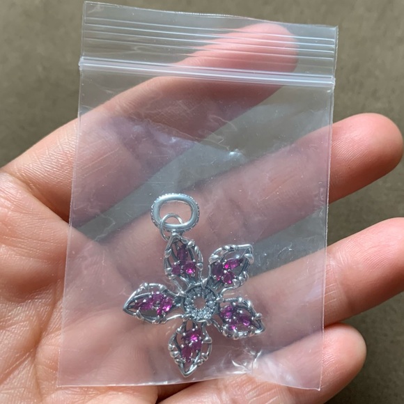 NWOT Stranger Things Demogorgon Large Dangle Charm Sterling Silver 925 - Picture 5 of 11